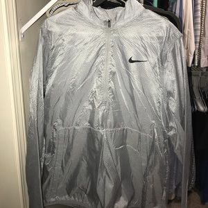 Nike golf men’s lightweight 1/2 zip jacket